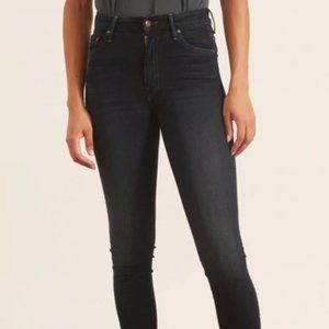 MOTHER like new dark wash high rise skinny jeans